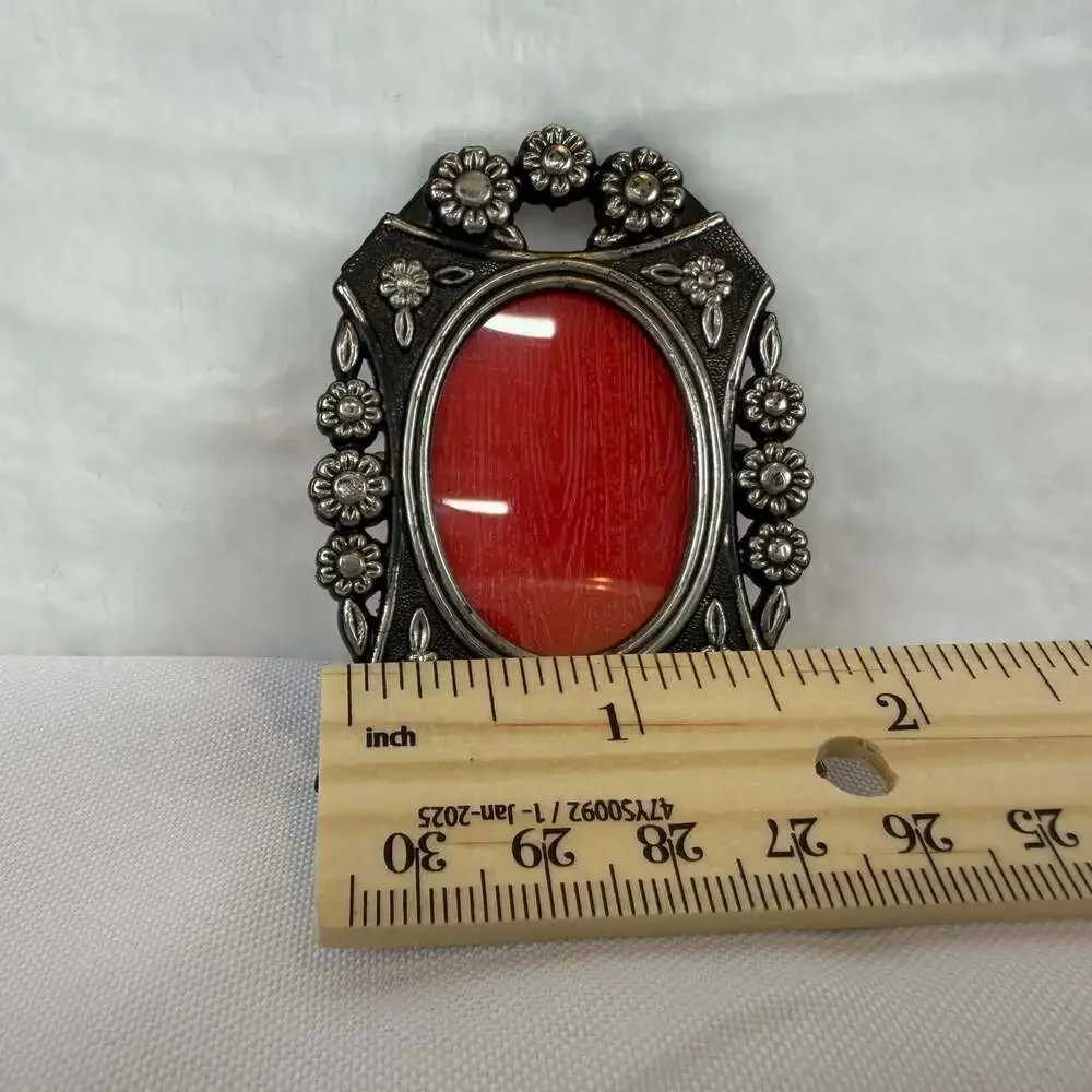 Small Oval Table Top Picture Frame Metal Floral Design